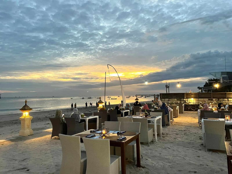 Nhà hàng Bawang Merah Beachfront Jimbaran