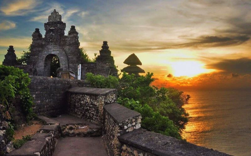 Điểm ngắm hoàng hôn lý tưởng khi du lịch Bali 