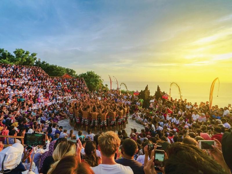 Thưởng thức vũ điệu Kecak truyền thống