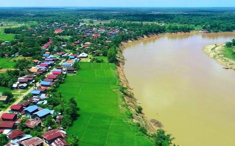 Bờ sông Mekong ở Lào