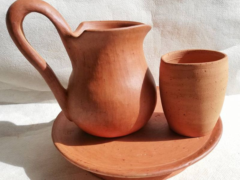 Gốm sứ Lào đa dạng mẫu mã 
