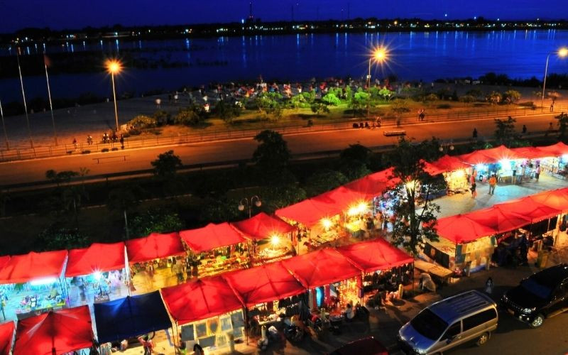 Trải nghiệm Vientiane Night Market 