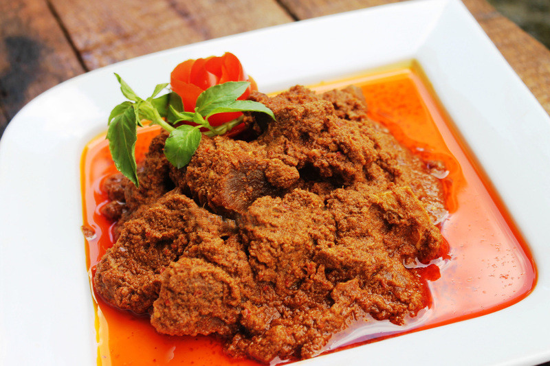 Bò Rendang - món ăn dành riêng cho những tín đồ ăn cay