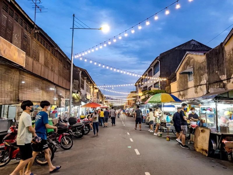 Lebuh Chulia - con đường ẩm thực nổi tiếng tại Penang khi về đêm