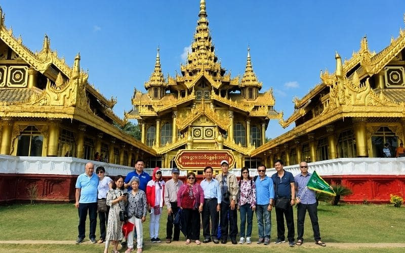 Đoàn khách của Đất Việt Tour tại Myanmar Đoàn khách của Đất Việt Tour tại Myanmar