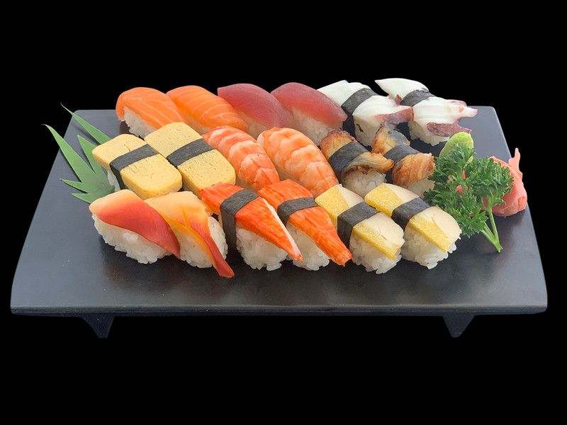 Sushi - món đặc trưng Nhật Bản 