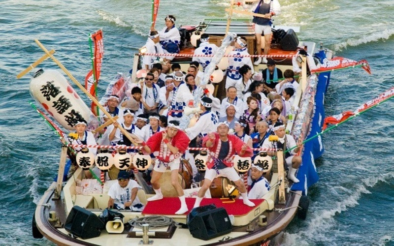 Lễ hội Tenjin Matsuri, Nhật Bản 
