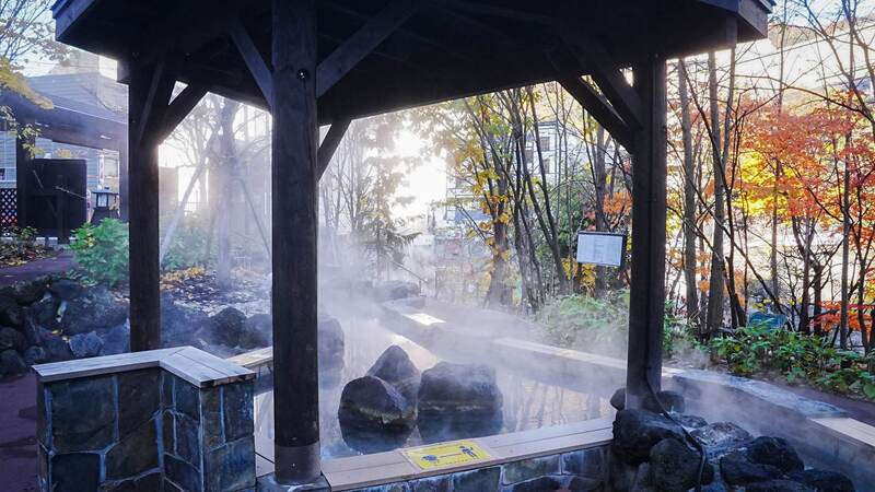 Du lịch Hokkaido mùa thu - Suối nước nóng Jozankei 