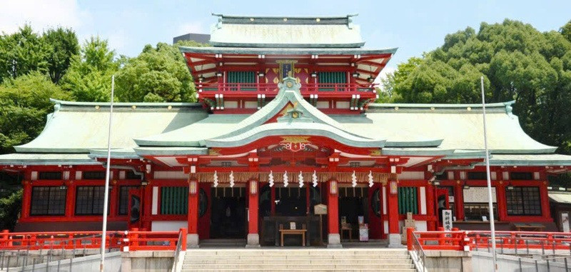Tomioka mang một vẻ đẹp đầy tĩnh lặng và sâu lắng