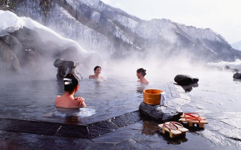 “Nhập gia tùy tục” khi đến khu Onsen Nhật Bản