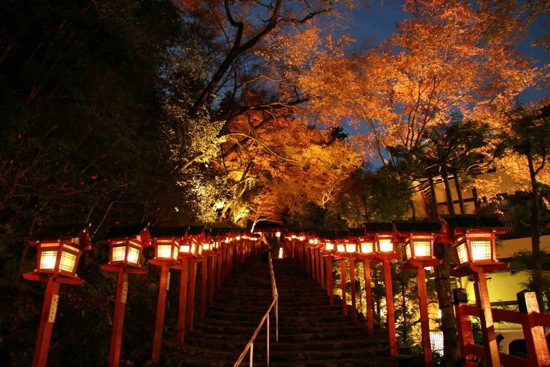 Đền Kifune vào mùa thu