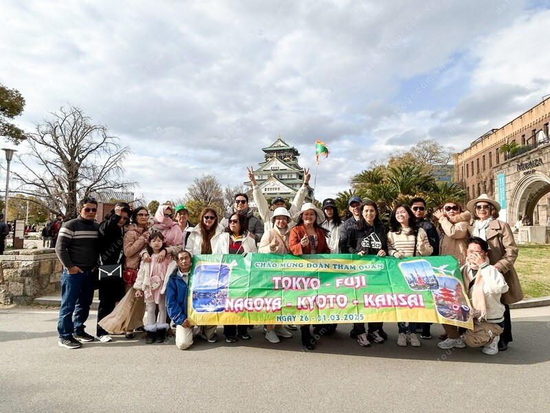 Đoàn khách du lịch đi Nhật Bản ngắm hoa anh đào tại Đất Việt Tour Đoàn khách du lịch đi Nhật Bản ngắm hoa anh đào tại Đất Việt Tour