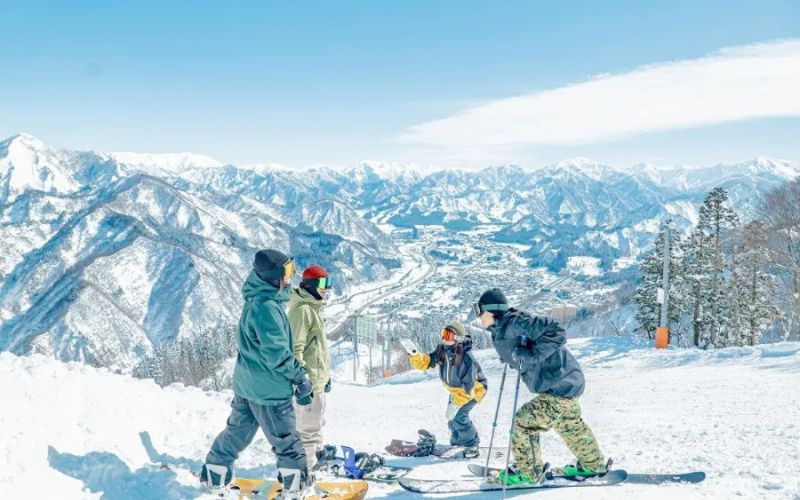 GALA Yuzawa mang đến khung cảnh núi non phủ tuyết trắng