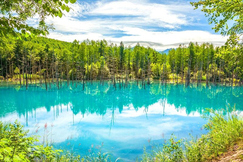 Cảnh quang độc đáo của hồ nước Blue pond 