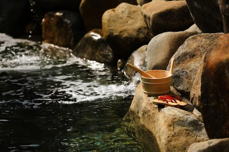 Onsen khoáng nóng có từ đâu?