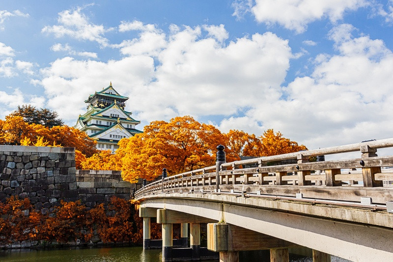 Vẻ đẹp lâu đài Osaka vào mùa thu