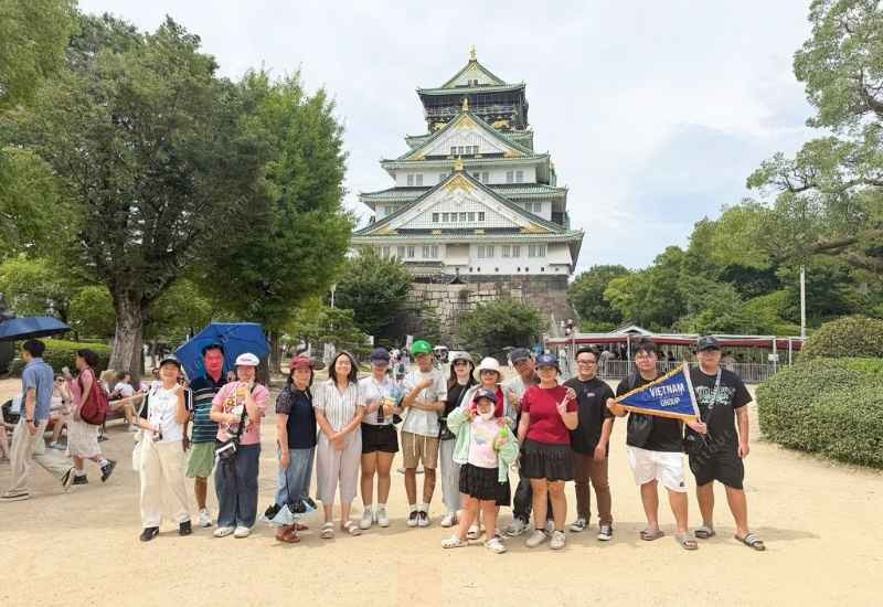 Tham quan lâu đài Osaka