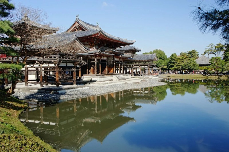 Cung điện hoàng gia địa điểm du lịch Tokyo nổi tiếng