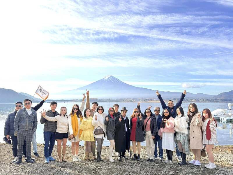 Đoàn khách du lịch Nhật Bản