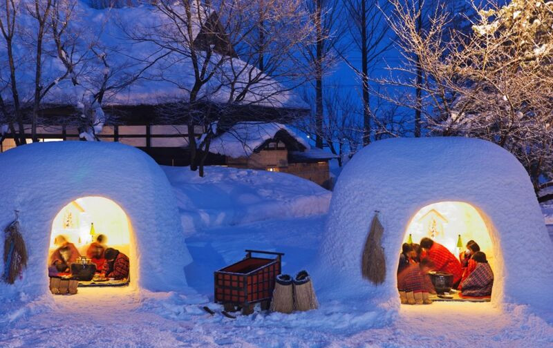 Mọi người sinh hoạt trong “nhà tuyết mini”