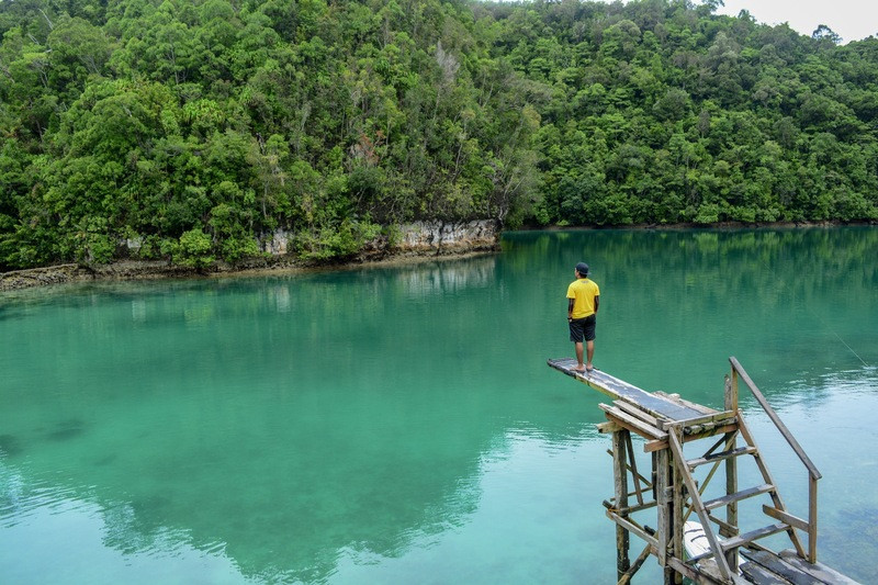 Hồ nước trong xanh tại đảo Siargao