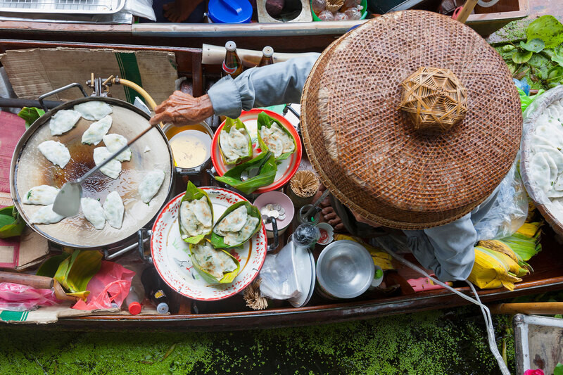 Ăn sáng với bánh xèo Thái chợ nổi Damnoen Saduak