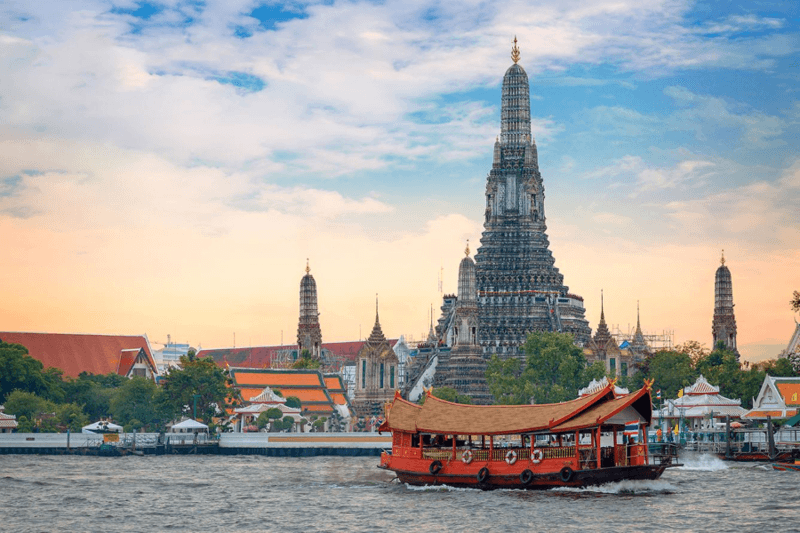 Ngắm Bangkok yên bình từ dòng sông huyền thoại Chao Phraya