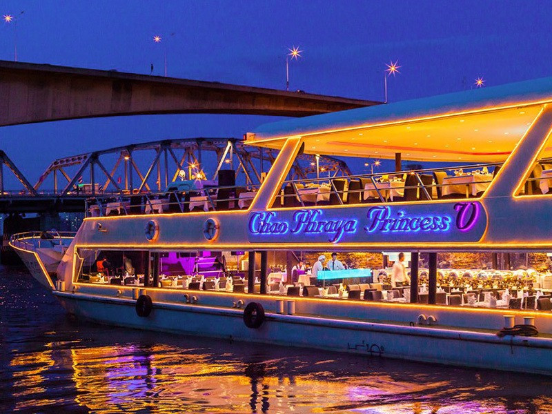 Du thuyền trên sông Chao Phraya