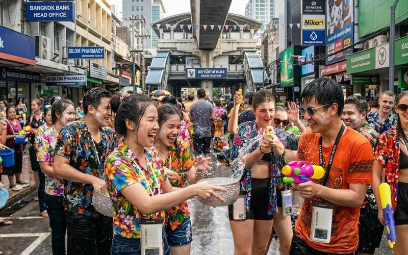 Không khí năm mới náo nhiệt giữa thủ đô 