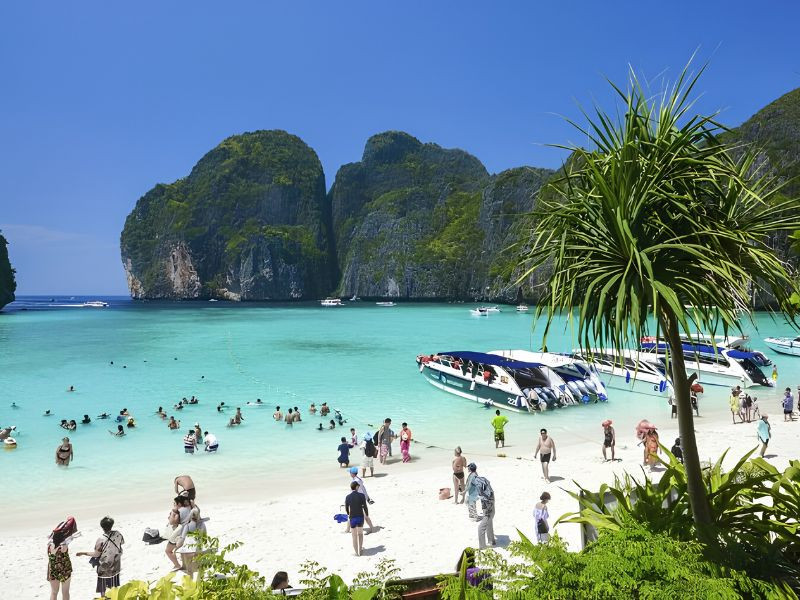 Tour đảo Phi Phi luôn là điểm hết ưa chuộng khi hè đến