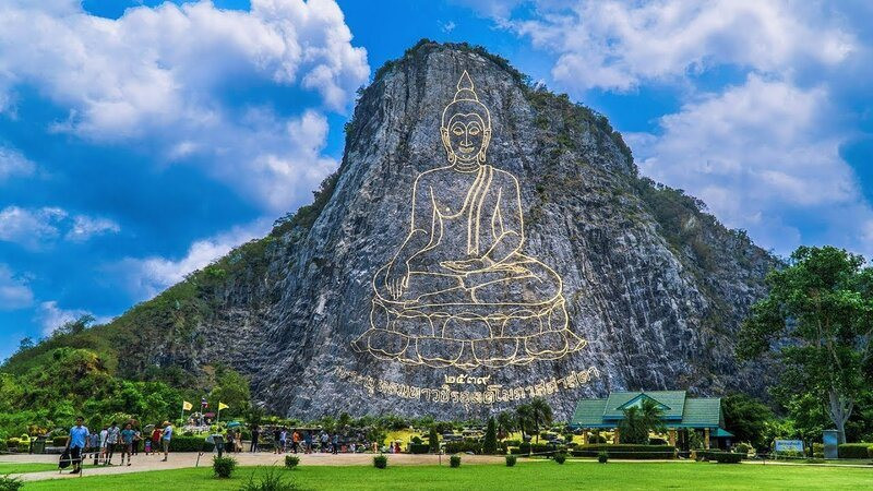 Bức tượng Phật khổng lồ