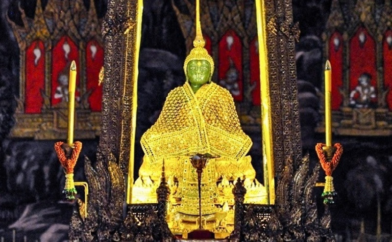 Tượng Phật Ngọc uy nghi và đẹp mắt