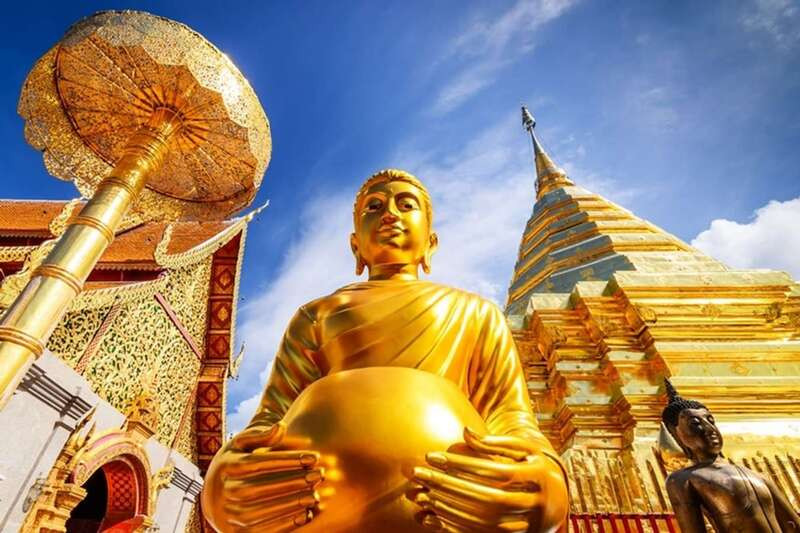 Tượng phật vàng tại Wat Phrathat