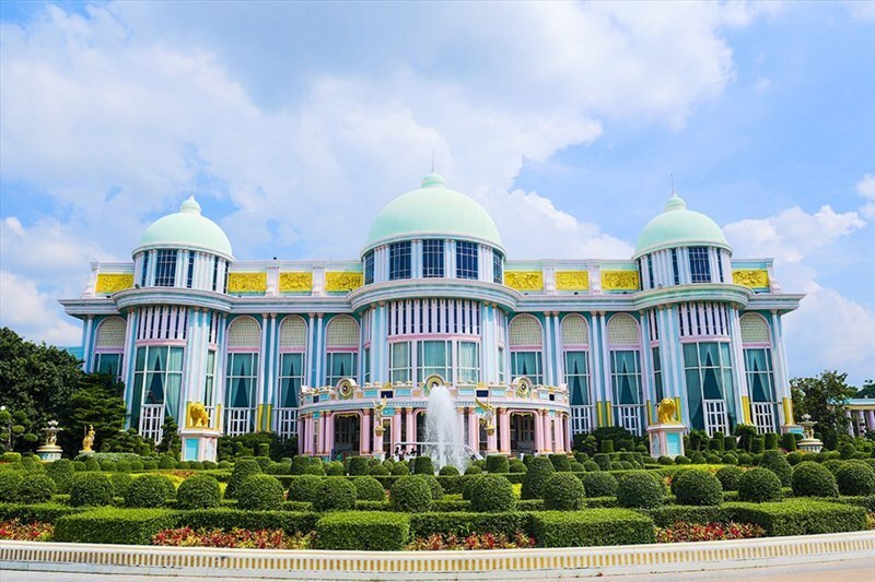 Lâu đài hạnh phúc Lâu đài hạnh phúc