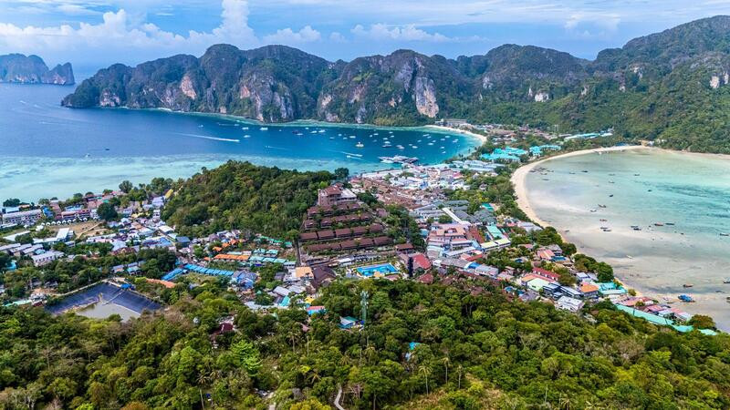 Vẻ đẹp nhiệt đới đặc trưng khiến Phuket luôn hút khách vào mùa hè Vẻ đẹp nhiệt đới đặc trưng khiến Phuket luôn hút khách vào mùa hè