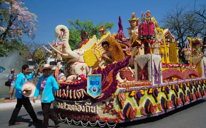 Xe diễu hành hoa Chiang Mai