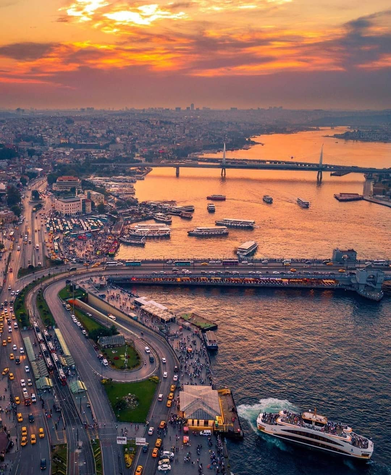 Dạo thuyền eo biển Bosphorus ngắm hoàng hôn