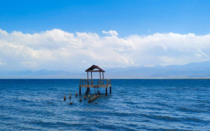 Hồ Issyk-Kul – Hồ nước nổi tiếng giữa dãy Thiên Sơn (