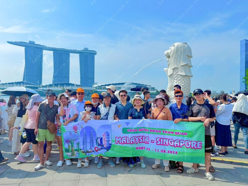 Đoàn khách đi toue kết hợp 2 quốc gia Đoàn khách đi toue kết hợp 2 quốc gia