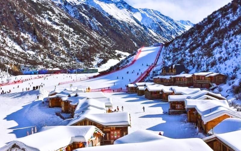 Khung cảnh xứ Trung mùa Tết ngập trong sắc tuyết