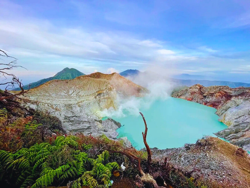 Miệng núi lửa Kawah Ijen