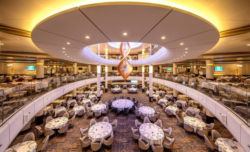 Nhà hàng sang trọng bên trong du thuyền Spectrum of the Seas