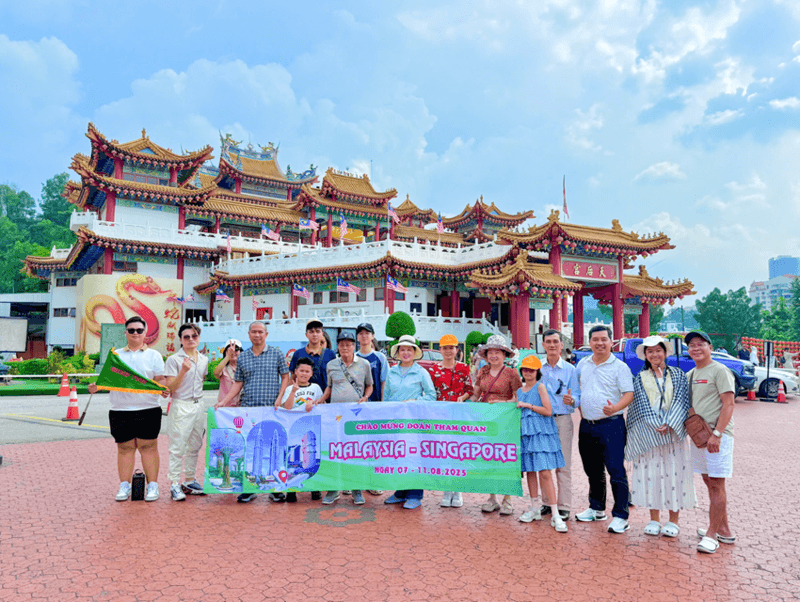 Ảnh check-in khách đoàn Tour Singapore - Malaysia 5N4Đ