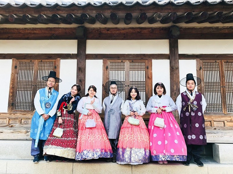 Đoàn khách rạng rỡ trong hành trình Hàn Quốc 5N4Đ - khám phá xứ sở kim chi đầy sắc màu