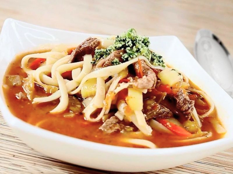 Món mì kéo tay đậm chất Trung Á 