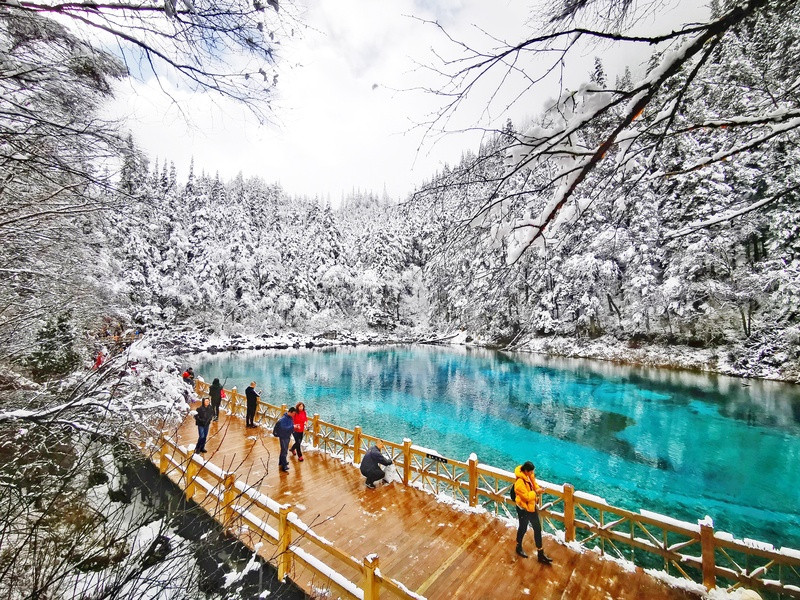 Thiên nhiên đẹp như tranh vẽ tại Cửu Trại Câu 