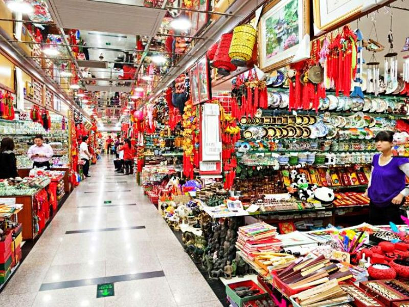 Các sản phẩm đồ mỹ nghệ luôn được lựa chọn để mua làm quà khi đến Bắc Kinh 