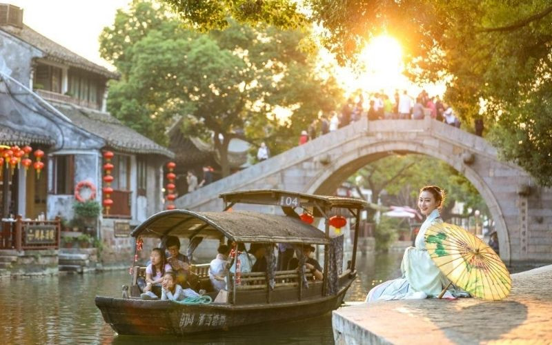 Hán phục hòa cùng nét cổ kính của Ô Trấn Hán phục hòa cùng nét cổ kính của Ô Trấn