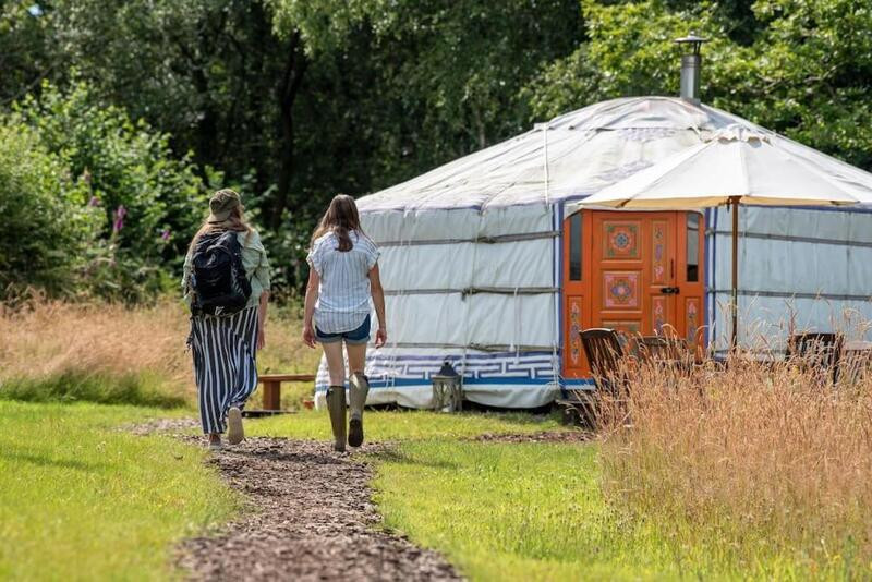Khách sạn Yurt