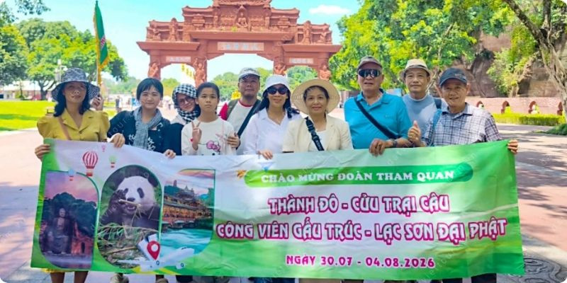 Đoàn khách tham quan Tour Thành Đô - Cửu Trại Câu - Lạc Sơn Đại Phật Đoàn khách tham quan Tour Thành Đô - Cửu Trại Câu - Lạc Sơn Đại Phật